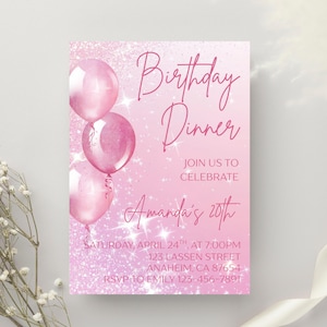 Op de afbeelding: Roze verjaardagsdiner uitnodiging met drie ballonnen. De uitnodiging luidt "Birthday Dinner" en "Join us to celebrate Amanda's 20th". De datum, tijd en locatie zijn ook opgenomen.