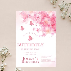 Convite de aniversário floral com borboleta rosa, modelo editável para festa de aniversário, convite para festa de jardim floral, modelo de convite de borboleta no Canva