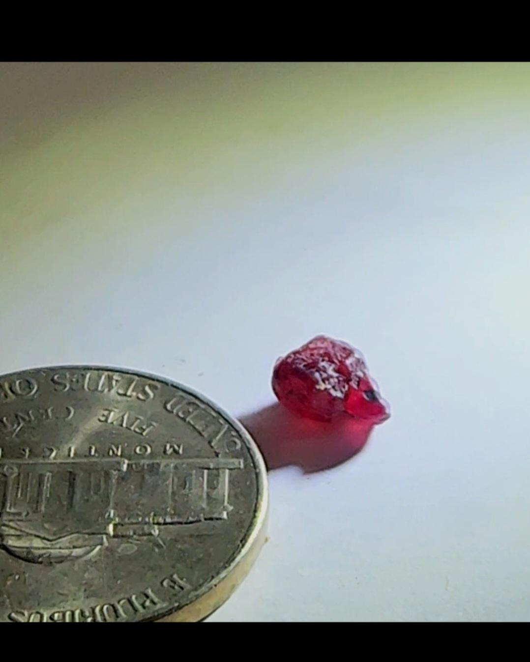 Rubis Naturel Rond De 1,11 Carats, Madagascar, Couleur Rouge, Chauffé - Neuf Avec Certificat