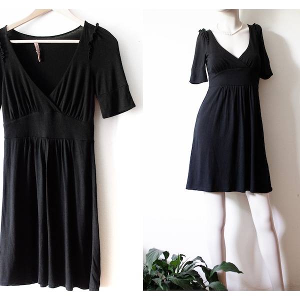 black low cut dress Structured Plunge Front Sleeveless Mini – InTheStyle Why Is My Hot Size:UK8 New Arrivals