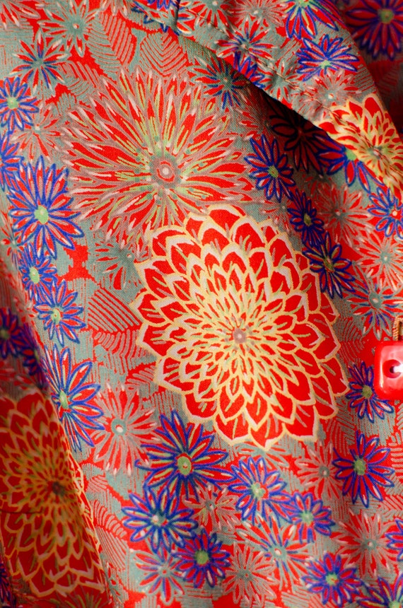 40's 50's blouse with psychedelic floral print. H… - image 3