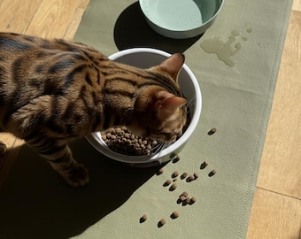 Waterproof Vegan Leather Pet Food Mat: Non-Slip Cat & Dog Feeding Station Placemat
