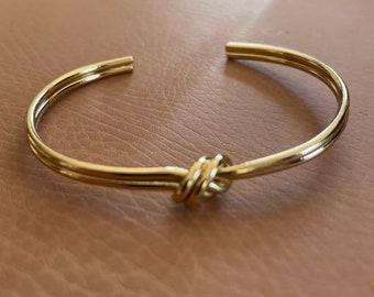 Kids jewelry | know love Mini gold tone bangle Bracelet | infant toddler