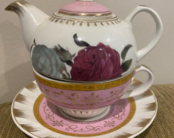 Vintage Royal Elfreda Italy Stacking Peonies Teapot  Cup Saucer m.e.w higth qoulity  24 k.t.g.p italy