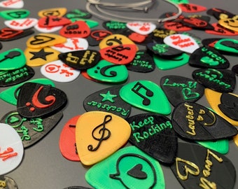 Guitar Plectrum (Set of 3) as 3D Printing Customizable Text and Color - 1 mm Thickness