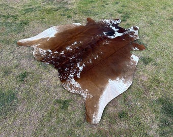 Exotic Cowhide Rug Brown and White-Genuine Cowhide Skin Rugs-Hair On Cowhide for Home Decor-Luxury Cowhide Floor Area Rugs-Brazilian Cowhide