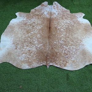 Alfombra de piel de vaca marrón y blanca - Lujosa alfombra de vaca para entusiastas del dormitorio, la sala de estar y la decoración del hogar - Alfombra de tapicería de piel de vaca moteada