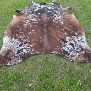 Alfombra de cuero de vaca marrón moteado, alfombra de piel de vaca tricolor marrón y blanco, cuero de vaca para la estética del dormitorio, alfombra de alfombra de decoración del hogar, alfombra de la sala de estar