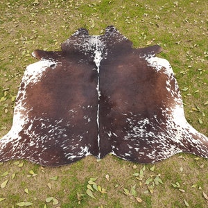Alfombras de cuero de vaca en marrón oscuro y blanco, alfombras de piel de vaca moteadas tricolores, alfombras para tapicería, alfombras de área occidental de sala de estar para decoración del hogar