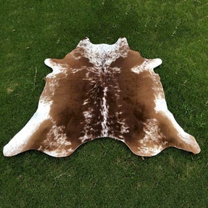 Couro de vaca marrom e branco genuíno - Pele exclusiva para sala de estar - Decoração de couro de vaca ocidental - Couro de vaca tricolor - Tapete de área de piso brasileiro