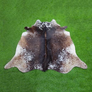 Tricolor Cowhide Rugs, Brown and White Genuine Cowhide Skin Rugs, Hair On Brindle Cowhide Rugs, Cowhide Area Rugs for Western Home Decor