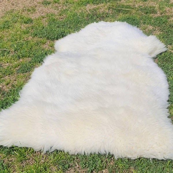 Original sheep Skin Rug , White Sheep fur for your Room/ Floor/ Pets , 3 X 2 ft Natural sheep rugs-Handmade Sheep Rugs-Living Room Rugs