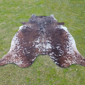 Natural Brown And White Cowhide Rugs, Genuine Tricolor Cow Skin Rugs For Home Decor, Hair-on Cowhide Floor Area Rugs, Brindle Cowhide Rugs