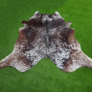 Luxury Tricolor Cowhide Rug Brown and White Large Cowhide Rug Brindle Hair On Cowhide Skin Rug for Home Decor Real Cow Skin Area Rug