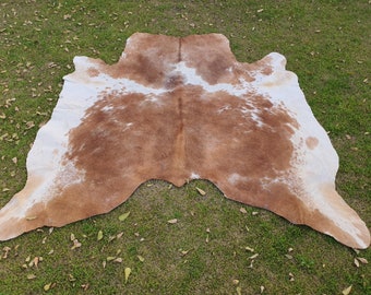 ダークブラウン＆ホワイト牛革ラグ：本毛皮レザー（57x60インチ