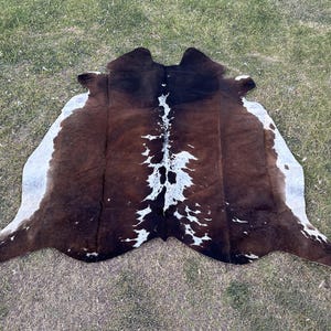 Pelle di mucca di lusso marrone e bianco - Tappeto in vera pelle di mucca per arredamento casa occidentale - Tappeto in pelle di mucca brasiliana - Grande tappeto in pelle di mucca - Tappeto in pelle di mucca tricolore