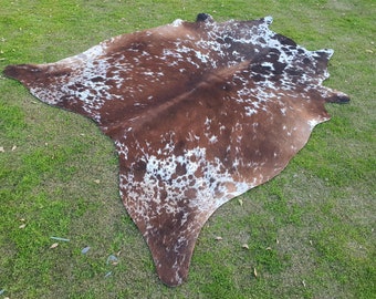 Tapis en peau de vache moucheté marron et blanc - Tapis tricolore en peau de vache - Tapis en peau de vache pour l'esthétique de la chambre à coucher - Tapis de salon de décoration intérieure