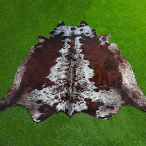 Brown and White Luxury Cowhide Rug Large Tricolor Western Cowhide Rug Genuine Brindle Cowhide for Home Decor Hair On Cowhide Skin Area Rug