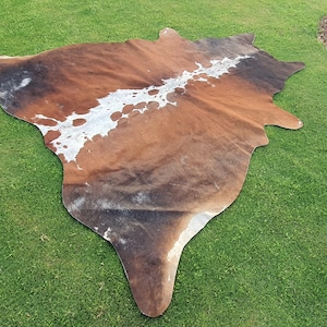 Alfombra de cuero de vaca marrón y blanco - Alfombra de piel de vaca brasileña marrón - Alfombra del área del piso de la sala de estar - Alfombra de alfombra de cuero de vaca personalizada - Alfombra hecha a mano de decoración del hogar