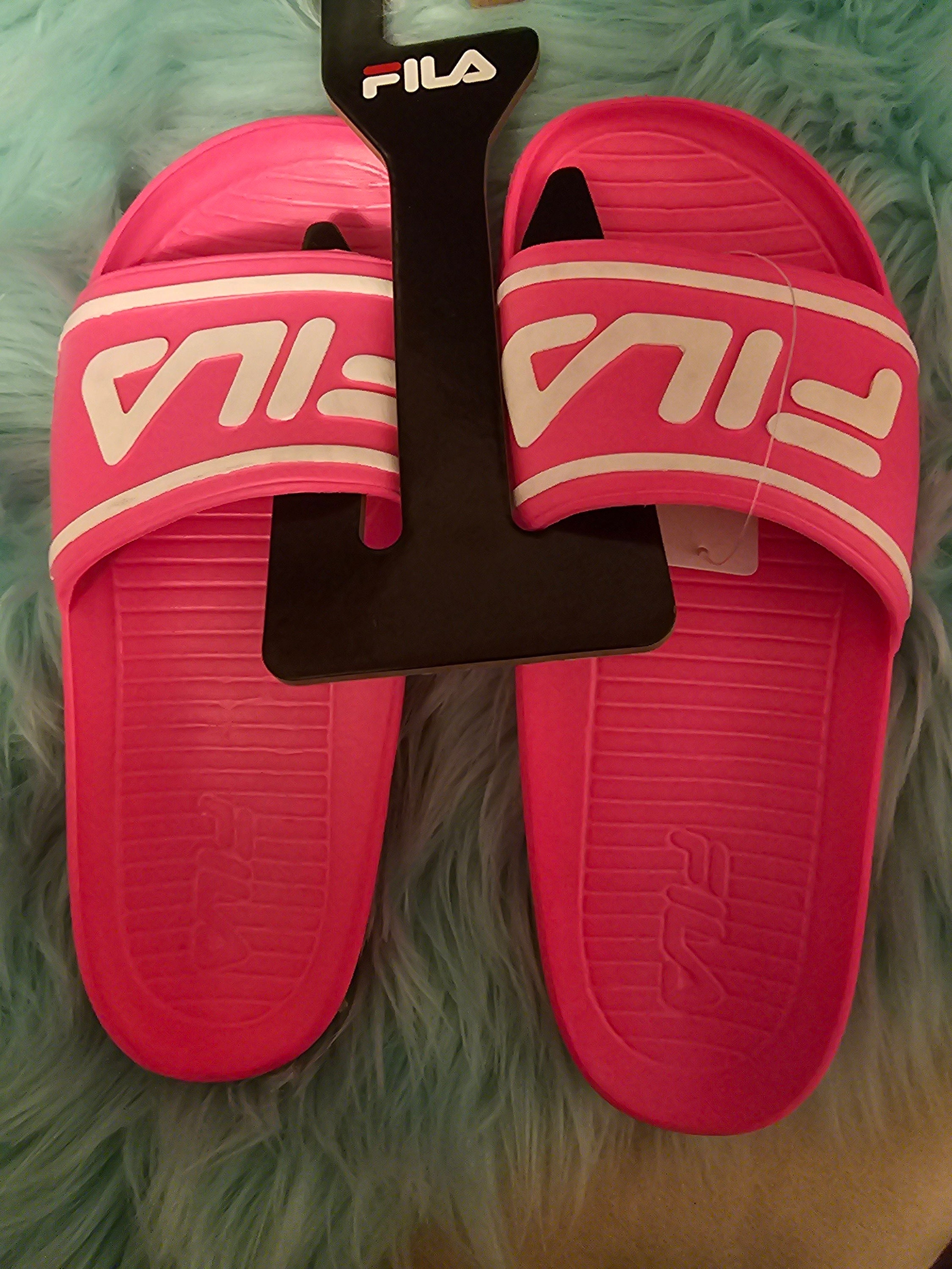 womens fila slides