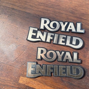 Badge Batch embleem Royal Enfield kunststof lasergesneden in de look van roestvrij staal/messing reproductie