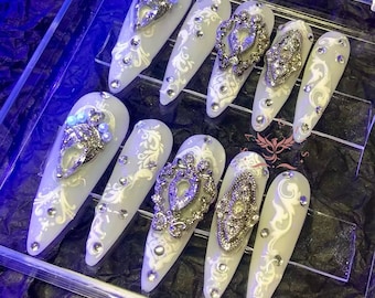 Luxury White Baroque  Style Press On Nails