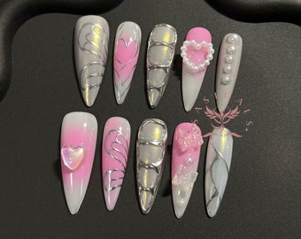 Uñas a presión Y2K de mariposa plateada rosa