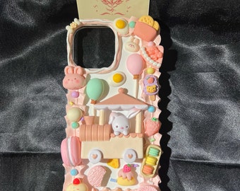 ピンクラビットオンザゴーデコデンスマホケース（全ブランド対応）