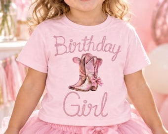 Western cowgirl verjaardagsshirt voor meisjes van 1 t/m 7 jaar, een leuk cadeau van oma voor een paardenliefhebber. Een leuk feestshirt voor meisjes, perfect voor een rodeo-feestje.