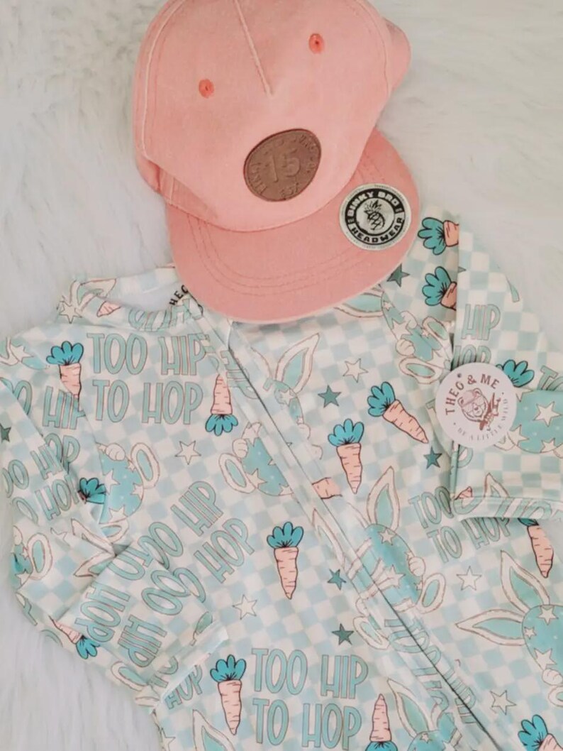 Soft Baby Boy Easter Bunny Sleepers with playful bunny designs, ideal for infants and toddlers. These Soft Infant Spring Pajamas for Newborns Toddlers and Holiday Photos make adorable Cute Bunny Outfit Ideas for holiday celebrations and photoshoots.