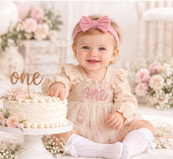 Baby Girl First Birthday Dress Smash Cake Outfit Idea Photography First Birthday Outfit Girl Hand Embroidered One First Birthday Dress