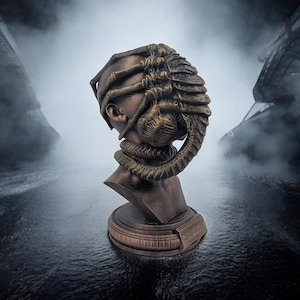 Alien Romulus Bust with Facehugger | 28 cm (11.02 in) Sci-Fi Collectible