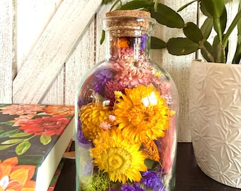Sunflower Field Terrarium: Dried Flowers, Bookshelf & Desk Decor, Flower Vase - Gifts For Her