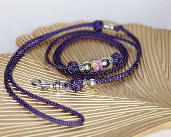 Handmade Paracord Dog Show Leash: Decorative Beads & Carabiner