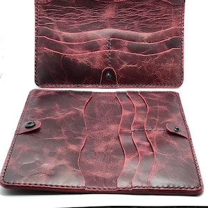 Long woman’s wallet.