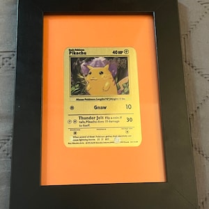 Tapa de cristal para cartas TCG con marco de madera. Para cartas individuales.