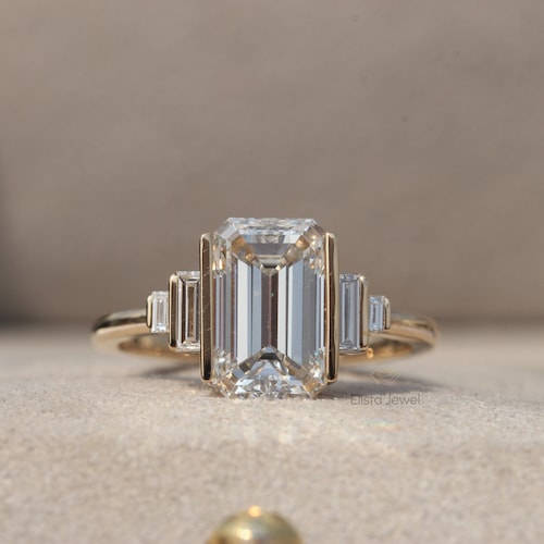 Verlobungsring mit smaragdgeschliffenem, im Labor gezüchtetem Diamanten, Fünf-Stein-Fassung, 2,5 Karat Diamantring (F, VVS2), Jubiläumsring, Geschenk zur Verlobung