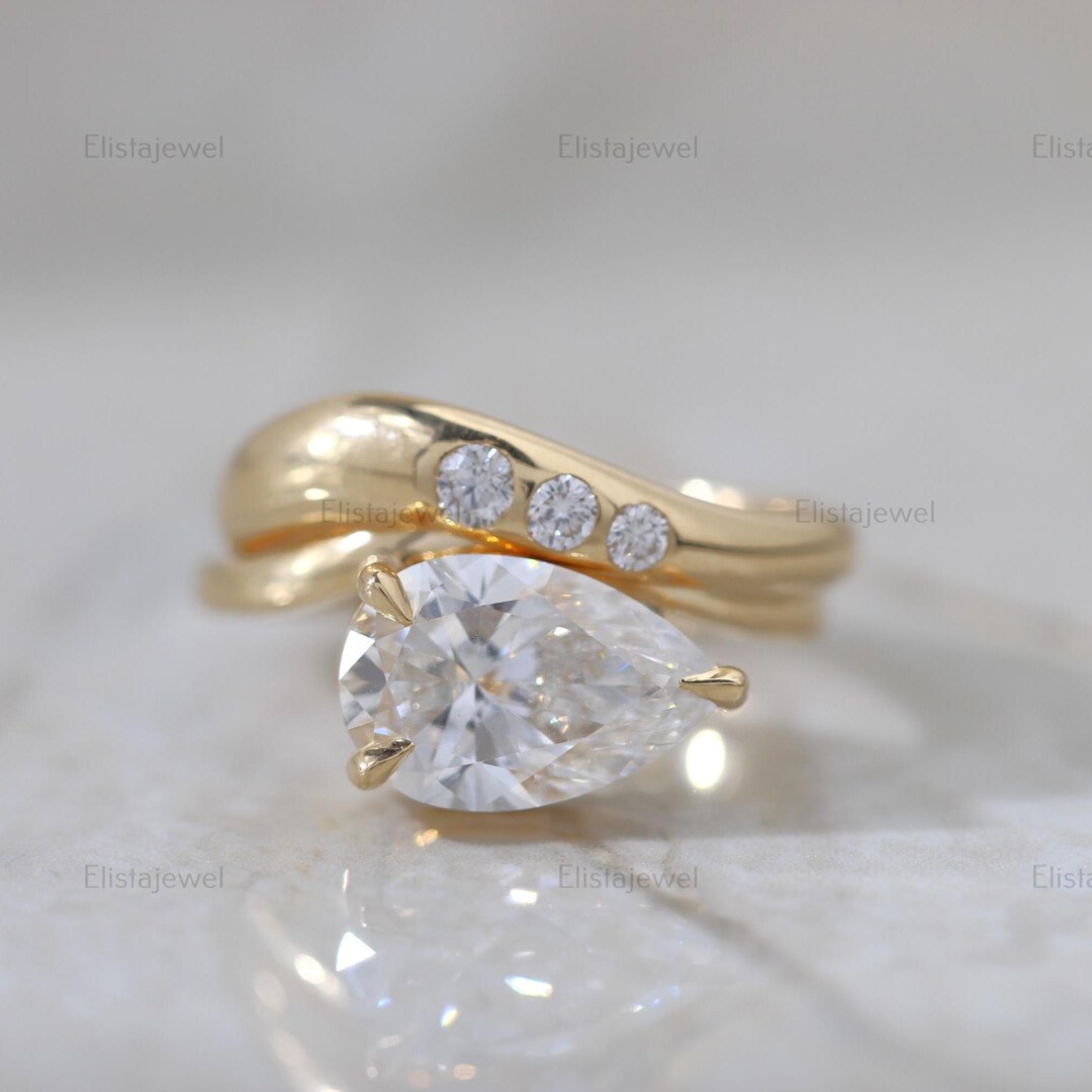 Pear Cut Diamond Ring: 2.50 CT Lab Grown 18K Yellow Gold Bridal Set - Etsy