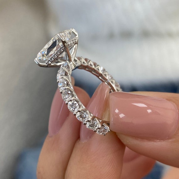 Diamante certificato IGI a taglio radiante da ct incastonato in