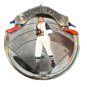 Vintage 1996 Hallmark Satchel Paige Major League Baseball Pitcher Ornamento