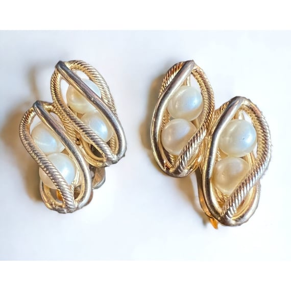 Hobe Clip On Earrings Gold Tone Pearl Twisted Cage - image 1