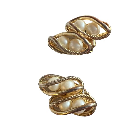 Hobe Clip On Earrings Gold Tone Pearl Twisted Cage - image 9
