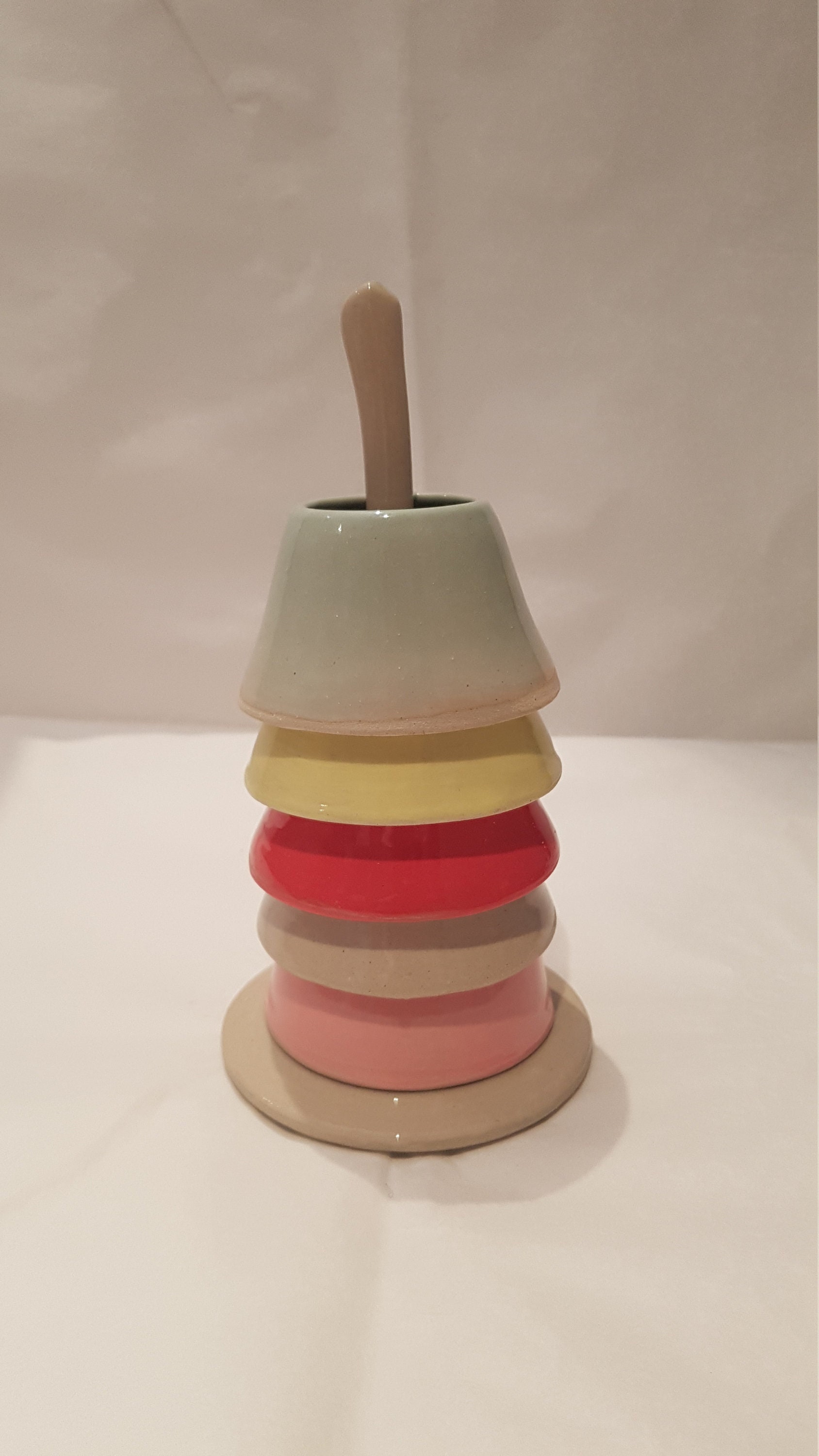 Coquetiers Empilables en Céramique Artisanal de Toutes Les Couleurs Bleu, Vert, Rouge, Rose, Jaune, 