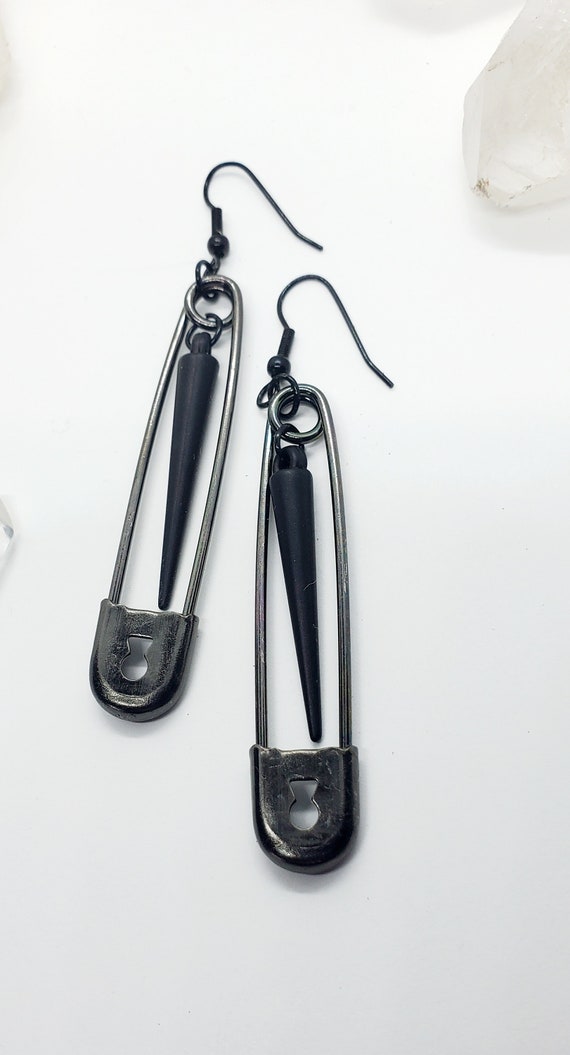 Keyhole Pins-black Safety Pins 