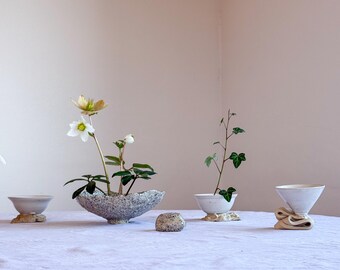 生け花鉢 陶器 – 侘び寂びの花鉢 – 手作りのフラワーアレンジメント皿