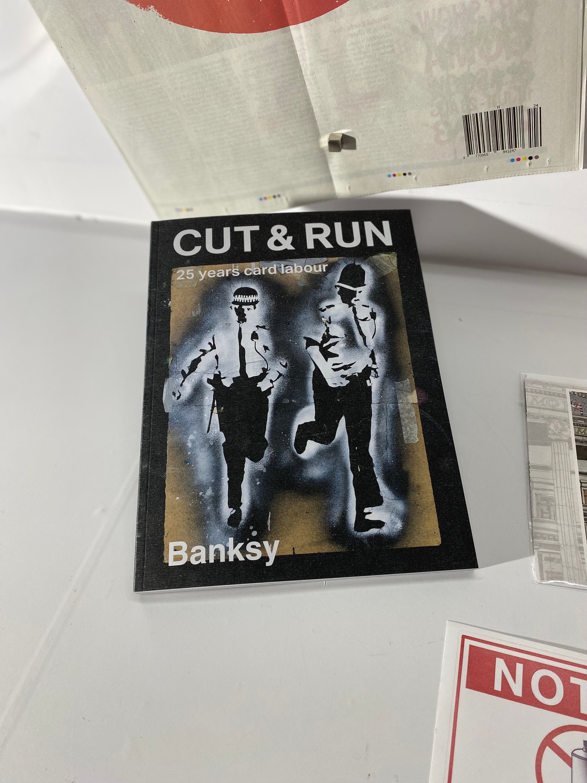 オフィシャルポスターBANKSY: CUT & RUN EXHIBITION Banksy, Cut & Run Exhibition Poster Set | The Drang Gallery