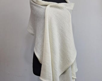 冬物　新品 CABLE KNIT SHAWLアイボリー白 Trenza Scarf – Peruvian Link Alpaca Collection