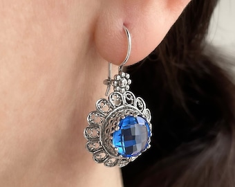 Blauer Quarz Silber Edwardian Boho Tropfen Ohrringe, 925 Sterling Silber Blauer Edelstein handgemachte filigrane Blumenfrauen baumeln Ohrringe Schmuck