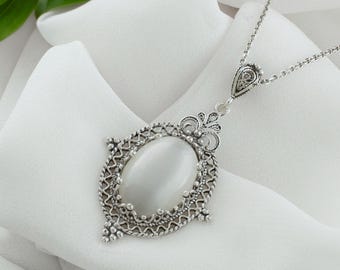 マザーオブパールシルバーオーバルエドワードペンダントネックレス