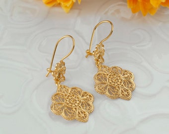Gold Victorian Floral Silver Women Dangle Earrings, 925 Sterling Silver Handmade Filigree Ornate Flower Drop Women Earrings Jewelry